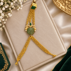 Home emerald green & gold royal hand chain